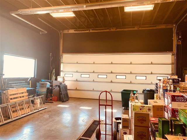 The Pit Stop: 8034 Stagestop Rd, Summerset, SD 57718